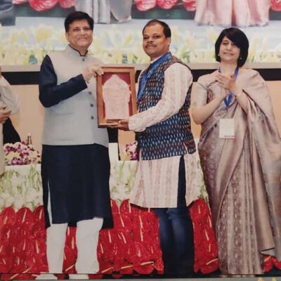 Sushant Kumar Das honored by MInister Piyush Goyal