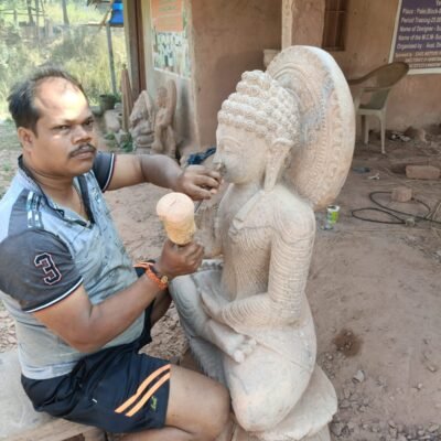 buddha statue carving